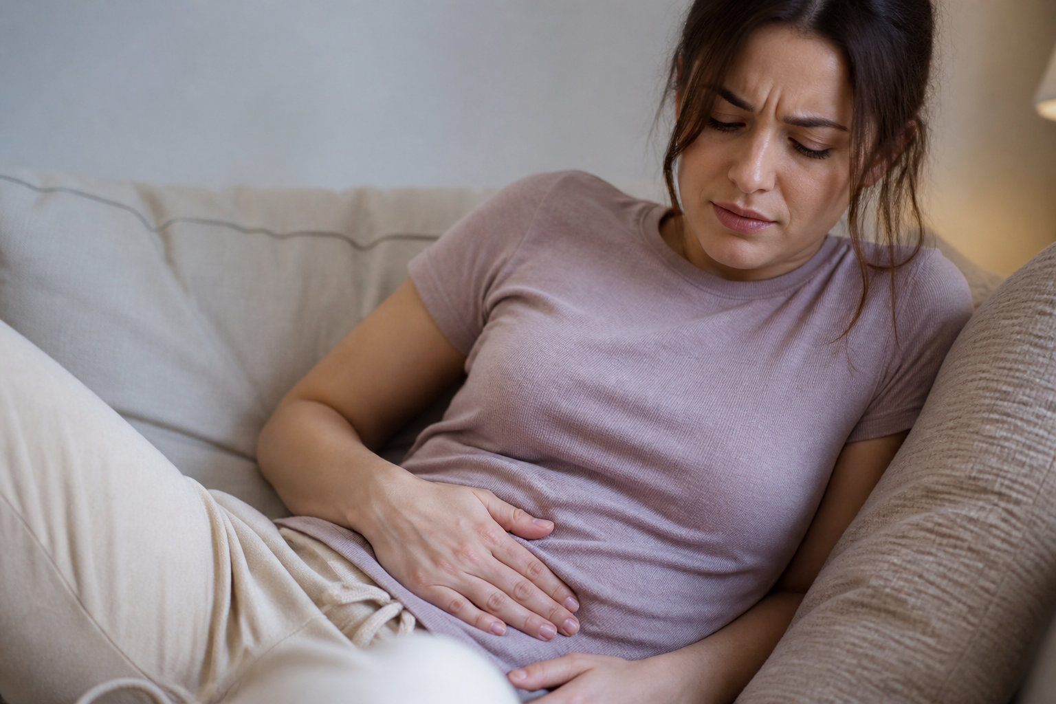 5 symptômes fréquents d'un kyste à l'ovaire ⚠️
