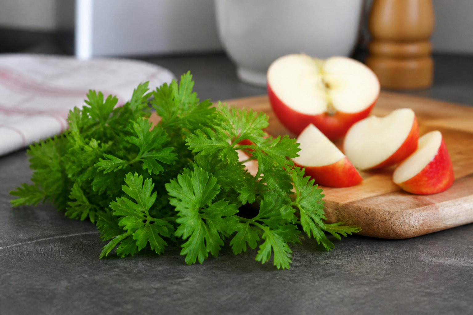4 aliments miracles pour neutraliser l'odeur d'ail